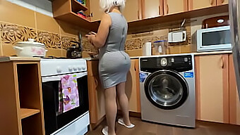 Mature Stepmom With A Big Ass Gets Anal On Camera